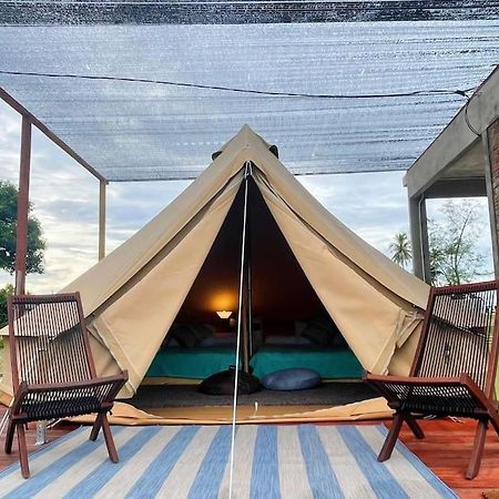 Rembulan Escape Bell Tent 2 Кампунг-Пенарік Екстер'єр фото