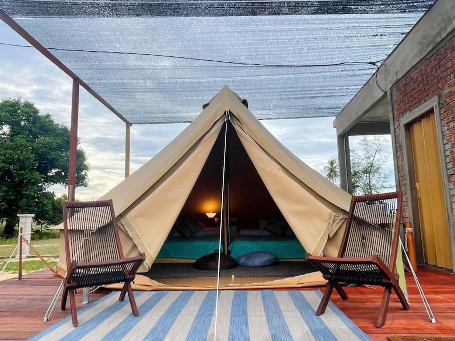 Rembulan Escape Bell Tent 2 Кампунг-Пенарік Екстер'єр фото